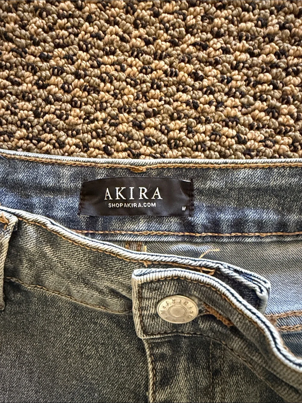 AKIRA size medium